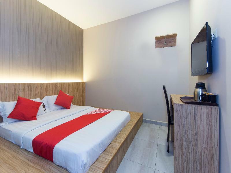 Super Oyo 340 Comfort Hotel Kampong Batu Belah Exterior foto